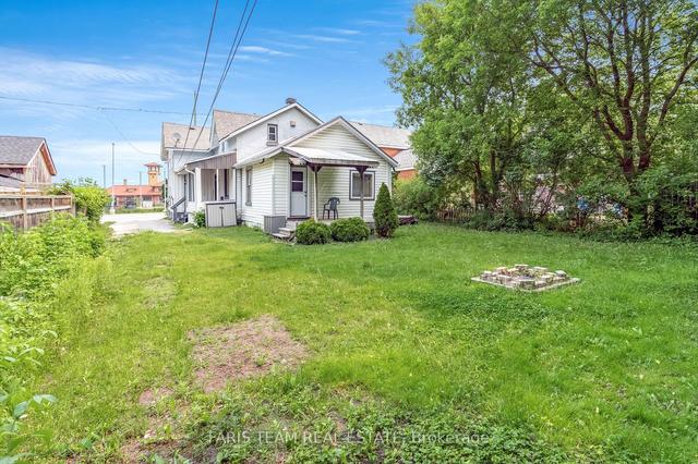 47 Gowan St, House detached with 2 bedrooms, 2 bathrooms and 6 parking in Barrie ON | Image 18