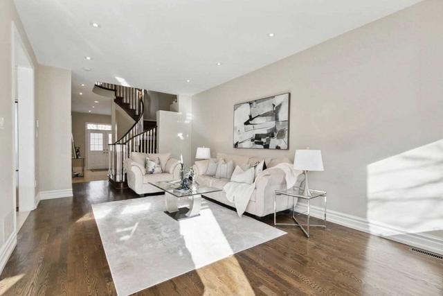 27 Timberwolf Cres N, House detached with 3 bedrooms, 4 bathrooms and 4 parking in Vaughan ON | Image 32