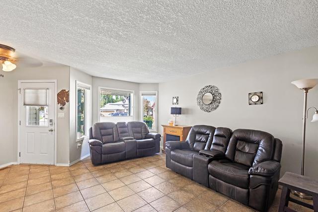 11339 91 Street, House detached with 4 bedrooms, 2 bathrooms and 4 parking in Grande Prairie AB | Image 5