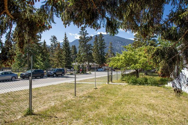 329 Big Horn Street, House detached with 5 bedrooms, 3 bathrooms and 6 parking in Banff AB | Image 6