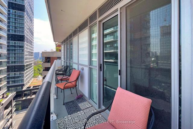 1409 - 77 Mutual St, Condo with 2 bedrooms, 1 bathrooms and 0 parking in Toronto ON | Image 10