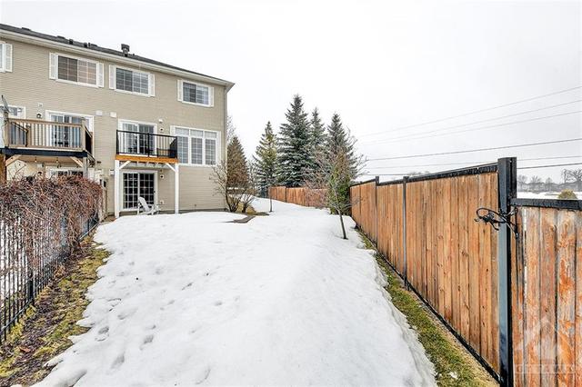 106 Hawktree Ridge, Townhouse with 3 bedrooms, 3 bathrooms and 3 parking in Ottawa ON | Image 30