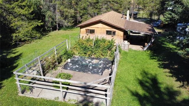 44 Hollingsworth Road, House detached with 2 bedrooms, 1 bathrooms and 4 parking in North Okanagan E BC | Image 14