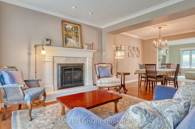 244 Overton Pl, House detached with 3 bedrooms, 2 bathrooms and 7 parking in Oakville ON | Image 6