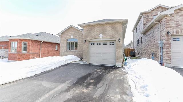 8 Beausoleil Dr, House detached with 2 bedrooms, 1 bathrooms and 3 parking in Penetanguishene ON | Image 1