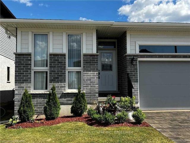 19 Sutherland Cres, House detached with 2 bedrooms, 2 bathrooms and 6 parking in Ingersoll ON | Image 22