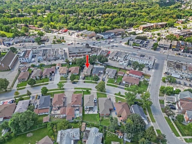 8 Batawa Cres W, House detached with 3 bedrooms, 3 bathrooms and 6 parking in Toronto ON | Image 35