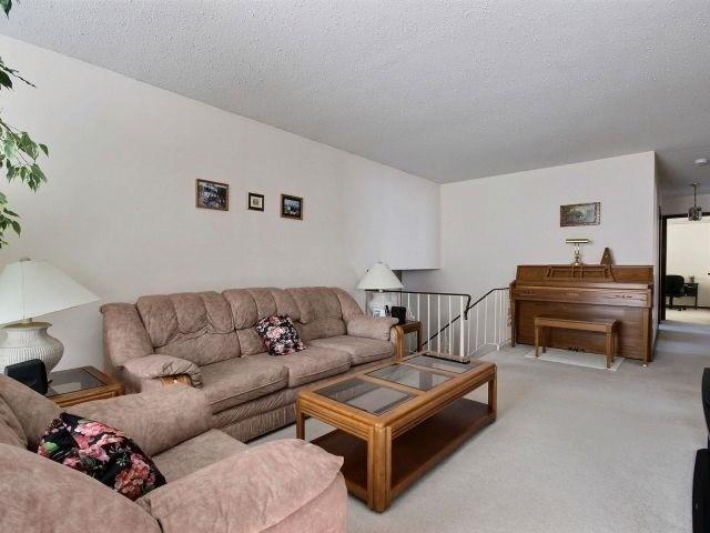 10354 Lonsdale Cres, House detached with 3 bedrooms, 2 bathrooms and 2 parking in Windsor ON | Image 4