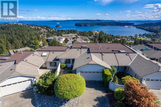 3355 Edgewood Dr, House attached with 2 bedrooms, 3 bathrooms and 2 parking in Nanaimo BC | Image 10