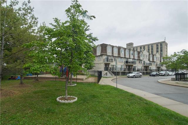 1036 - 55 George Appleton Way, Townhouse with 2 bedrooms, 2 bathrooms and 1 parking in Toronto ON | Image 2