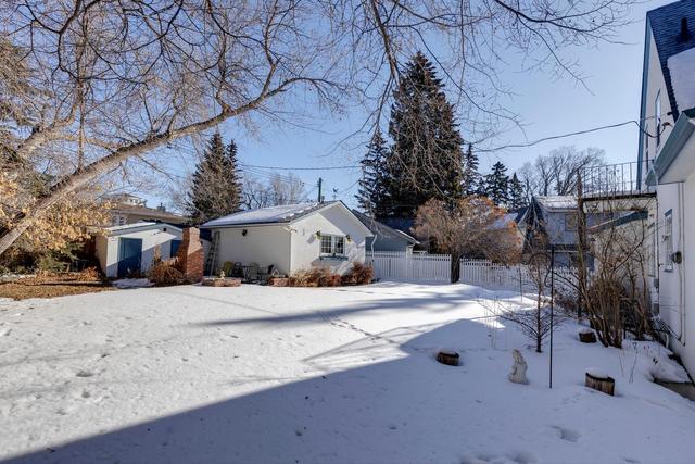 1114 Talon Avenue Sw, House detached with 4 bedrooms, 2 bathrooms and 1 parking in Calgary AB | Image 27