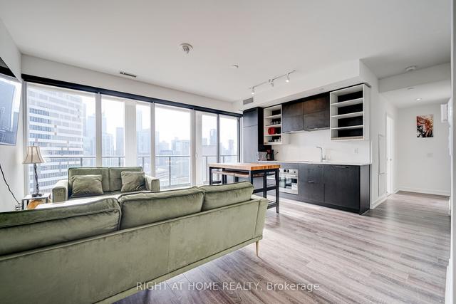 2410 - 20 Edward St, Condo with 3 bedrooms, 2 bathrooms and 1 parking in Toronto ON | Image 27