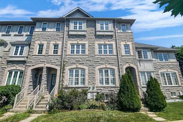 212 Bantry Ave, House attached with 3 bedrooms, 4 bathrooms and 2 parking in Richmond Hill ON | Image 1