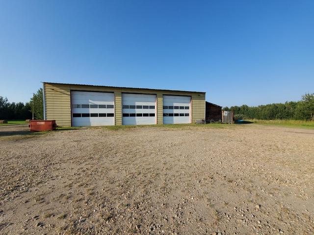 592061b Highway 658, House detached with 3 bedrooms, 2 bathrooms and 100 parking in Woodlands County AB | Image 43