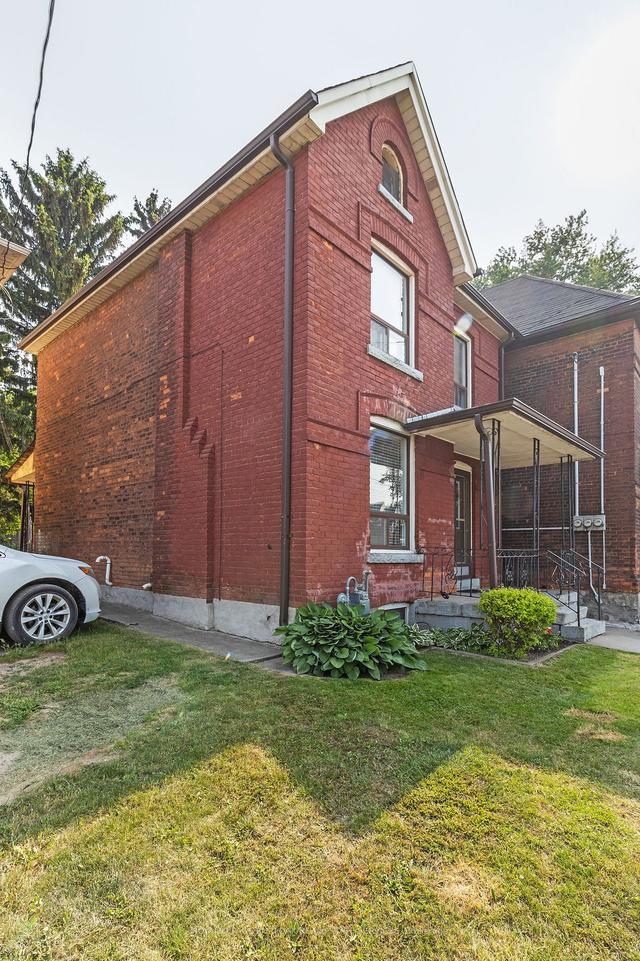 696 Wilson St, House detached with 3 bedrooms, 2 bathrooms and 0 parking in Hamilton ON | Image 23