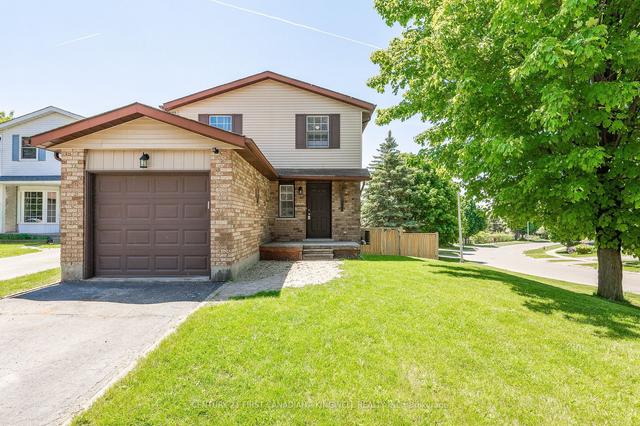 1 Holly Crt, House detached with 3 bedrooms, 2 bathrooms and 3 parking in Guelph ON | Image 1