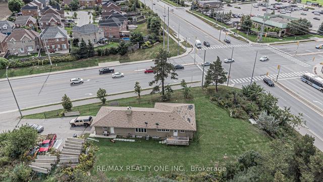 3024 Countryside Dr, House detached with 3 bedrooms, 3 bathrooms and 8 parking in Brampton ON | Image 1