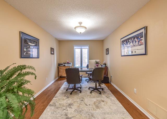 33 Morton Cres, House detached with 4 bedrooms, 4 bathrooms and 6 parking in Barrie ON | Image 9