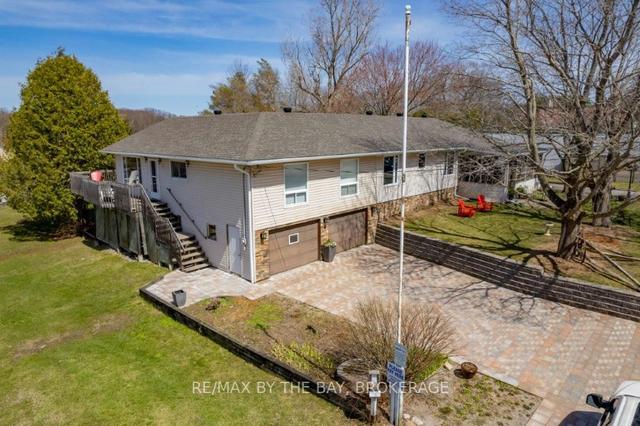 2614 Honey Harbour Rd, House detached with 6 bedrooms, 4 bathrooms and 8 parking in Georgian Bay ON | Image 18