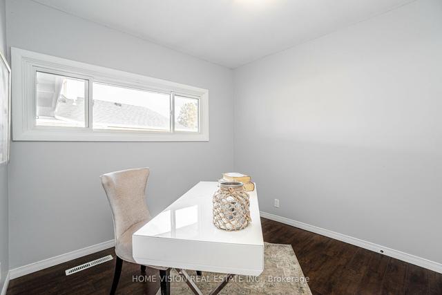 409 East 25th St W, House detached with 3 bedrooms, 1 bathrooms and 3 parking in Hamilton ON | Image 24