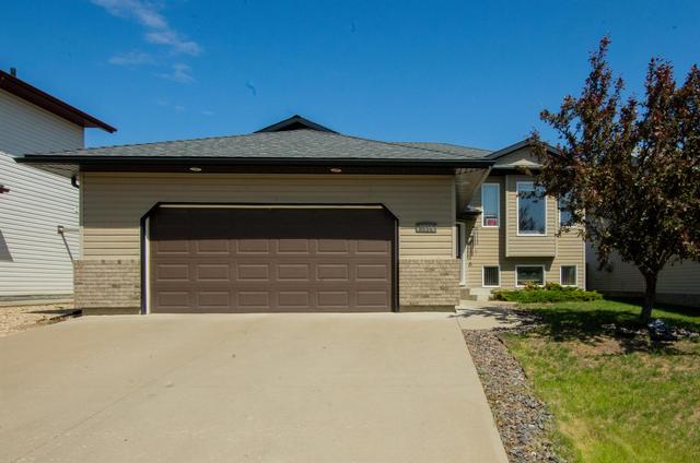 8914 115 Avenue, House detached with 5 bedrooms, 3 bathrooms and 4 parking in Grande Prairie AB | Image 1