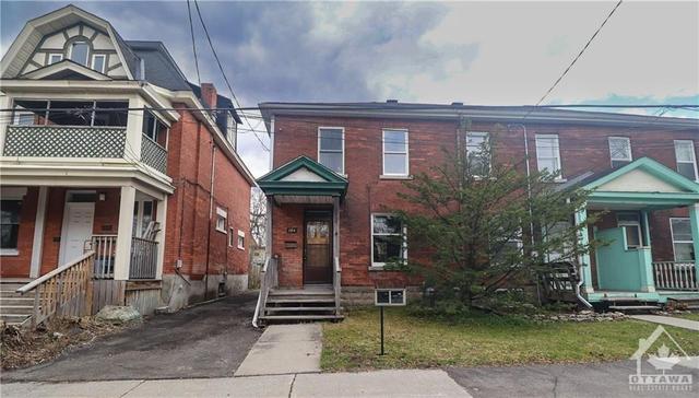184 Hawthorne Avenue, Townhouse with 3 bedrooms, 1 bathrooms and 4 parking in Ottawa ON | Image 1