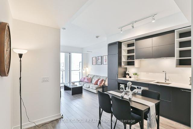 1712 - 20 Edward St, Condo with 2 bedrooms, 1 bathrooms and 0 parking in Toronto ON | Image 21
