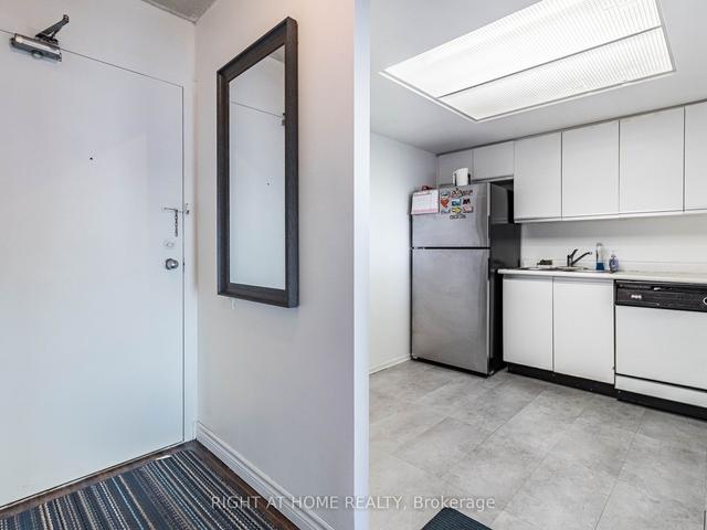 1602 - 2466 Eglinton Ave E, Condo with 2 bedrooms, 2 bathrooms and 1 parking in Toronto ON | Image 2