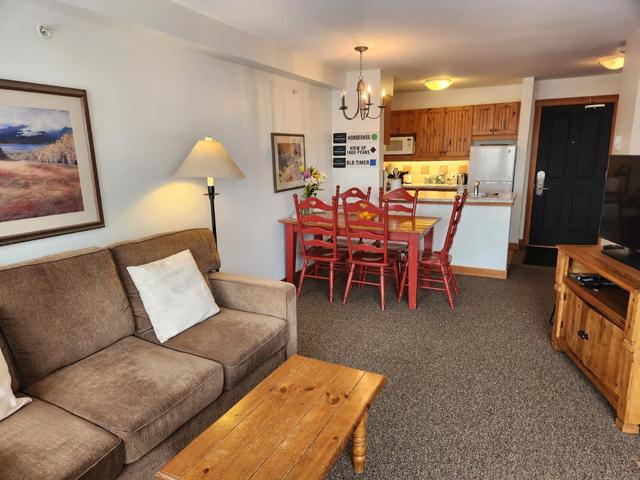 406 - 2080 Summit Drive, Condo with 1 bedrooms, 1 bathrooms and 1 parking in East Kootenay F BC | Image 18