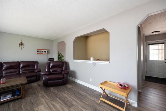 33 Fitzgerald Avenue, House detached with 3 bedrooms, 2 bathrooms and 6 parking in Wood Buffalo AB | Image 4