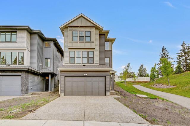 25 Shawnee Green Sw, House detached with 3 bedrooms, 2 bathrooms and 4 parking in Calgary AB | Image 1