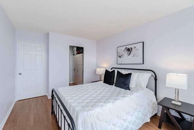 611 - 6 Humberline Dr, Condo with 2 bedrooms, 2 bathrooms and 1 parking in Toronto ON | Image 9