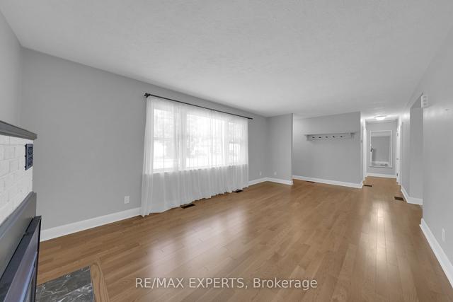 main - 87 Eugenia St, House detached with 3 bedrooms, 1 bathrooms and 3 parking in Barrie ON | Image 2