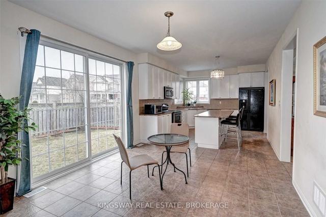 39 Henwood Dr, House detached with 4 bedrooms, 3 bathrooms and 4 parking in Cambridge ON | Image 10