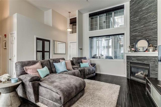 102 - 527 15 Avenue Sw, Condo with 2 bedrooms, 2 bathrooms and 1 parking in Calgary AB | Image 1