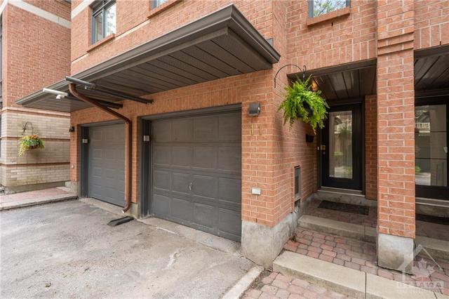 11 - 10 Concord Street, Townhouse with 3 bedrooms, 3 bathrooms and 1 parking in Ottawa ON | Image 2