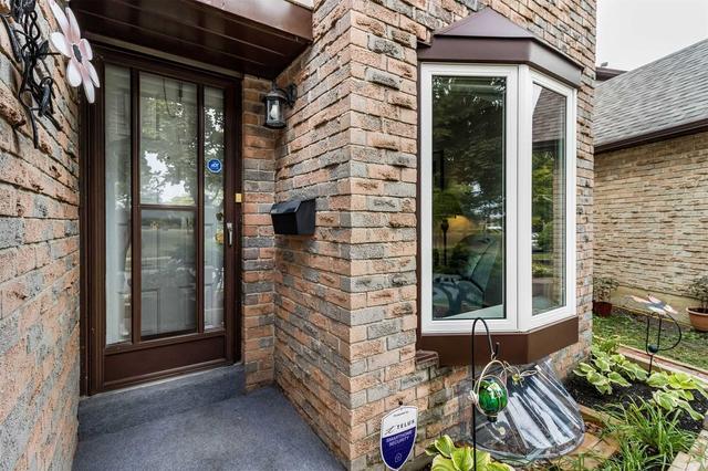 8 Millsborough Cres, House semidetached with 4 bedrooms, 2 bathrooms and 2 parking in Toronto ON | Image 12