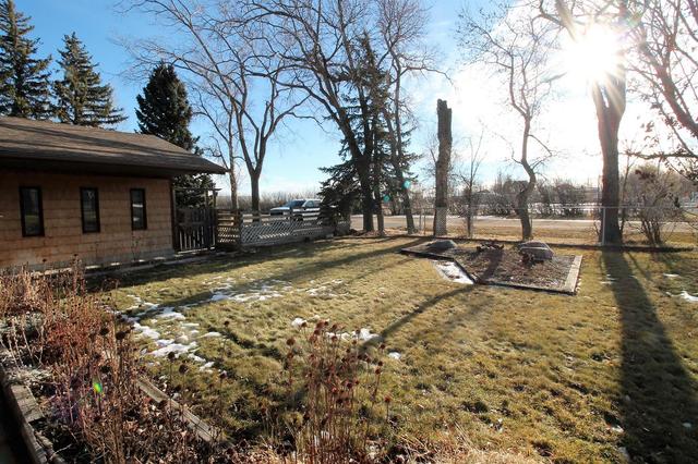 319 Underwood Avenue, House detached with 2 bedrooms, 1 bathrooms and 6 parking in Lethbridge County AB | Image 3
