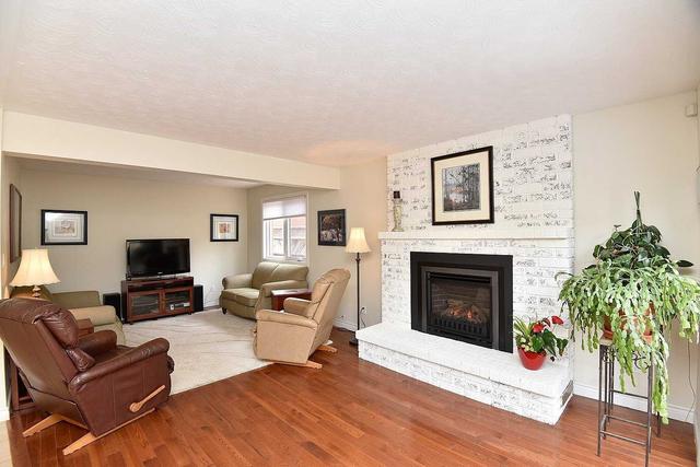 34 Winter Way, House detached with 3 bedrooms, 4 bathrooms and 4 parking in Brantford ON | Image 9