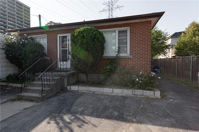 1327 Ontario Street, House semidetached with 3 bedrooms, 2 bathrooms and 2 parking in Burlington ON | Image 2