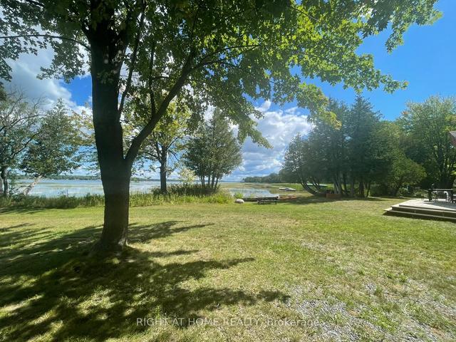 5614 County Rd 1 Rd N, House detached with 2 bedrooms, 1 bathrooms and 3 parking in Prince Edward County ON | Image 14