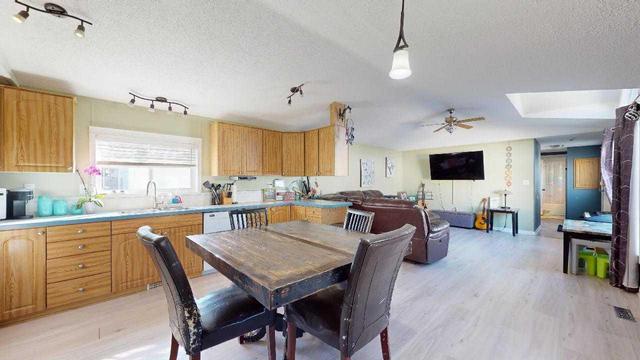 215 Grant Way, House detached with 3 bedrooms, 2 bathrooms and 4 parking in Wood Buffalo AB | Image 3