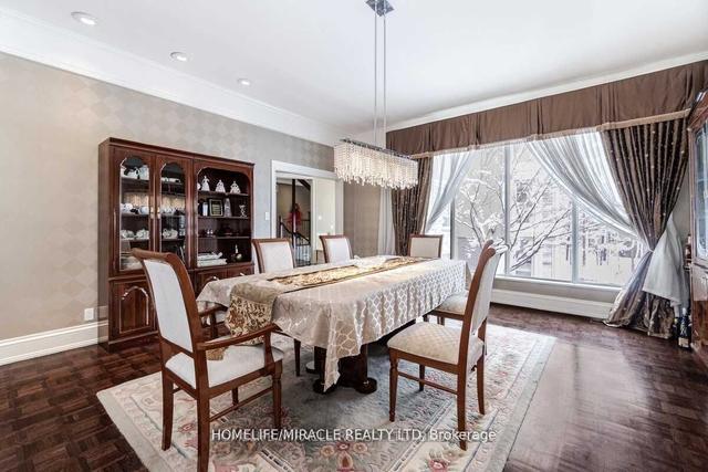 300 Woodland Acres Cres, House detached with 9 bedrooms, 10 bathrooms and 16 parking in Vaughan ON | Image 2