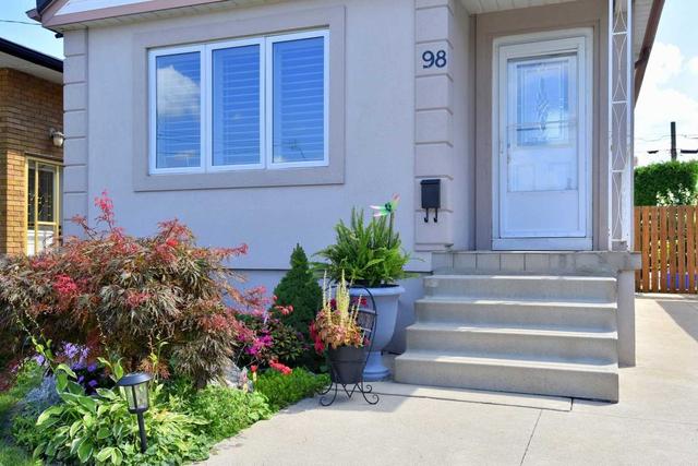 98 Beland Ave N, House detached with 2 bedrooms, 2 bathrooms and 5 parking in Hamilton ON | Image 28
