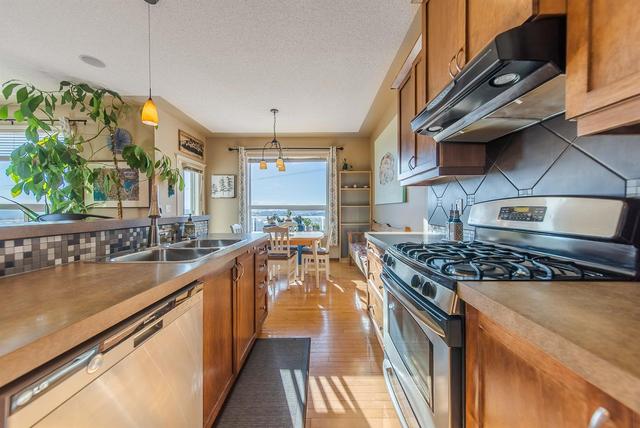 132 Tuscany Ridge Crescent Nw, House detached with 4 bedrooms, 3 bathrooms and 4 parking in Calgary AB | Image 13