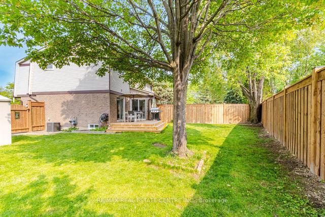 672 Mccoll Crt, House semidetached with 3 bedrooms, 3 bathrooms and 5 parking in Milton ON | Image 35