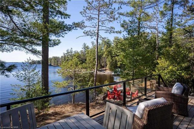 1034 Viewpoint Tr, House detached with 3 bedrooms, 2 bathrooms and 10 parking in Bracebridge ON | Image 1