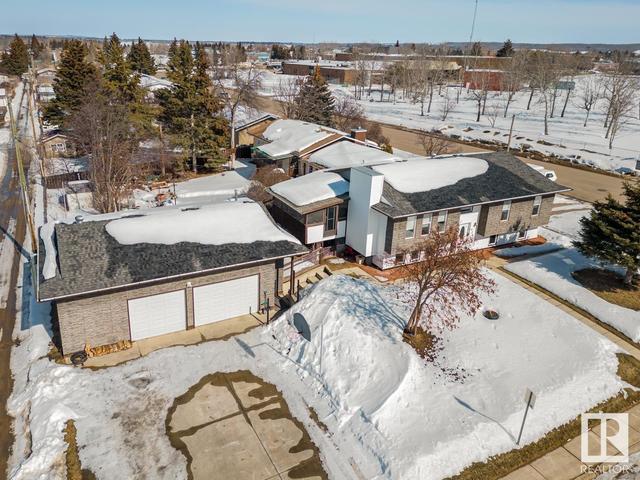 4702 57 St, House detached with 5 bedrooms, 2 bathrooms and null parking in Cold Lake AB | Image 34