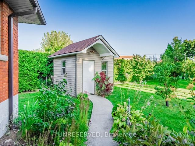 24 Camille Crt, House detached with 2 bedrooms, 2 bathrooms and 4 parking in Hamilton ON | Image 27