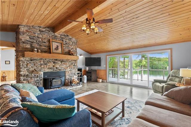4280 Go Home Lake Shore, House detached with 3 bedrooms, 2 bathrooms and null parking in Georgian Bay ON | Image 16